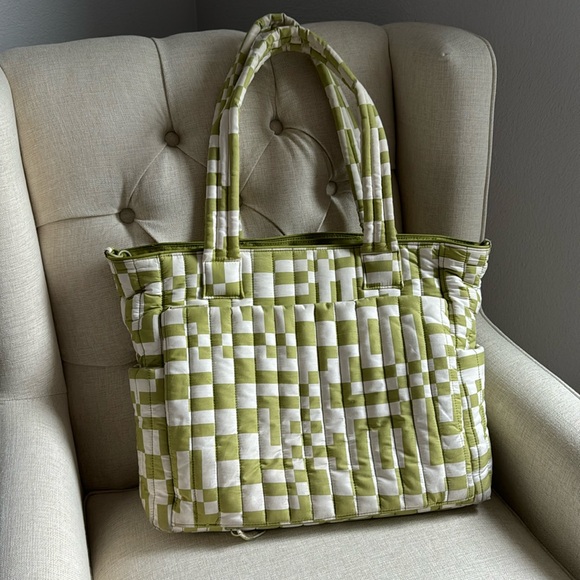 BEIS lime green diaper bag from Nordstrom - Picture 3 of 10